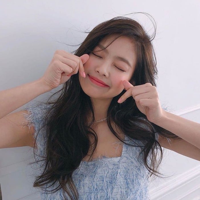 Bí kíp cưa đổ crush của Jennie (BLACKPINK) Chụp hình cùng tường đơn